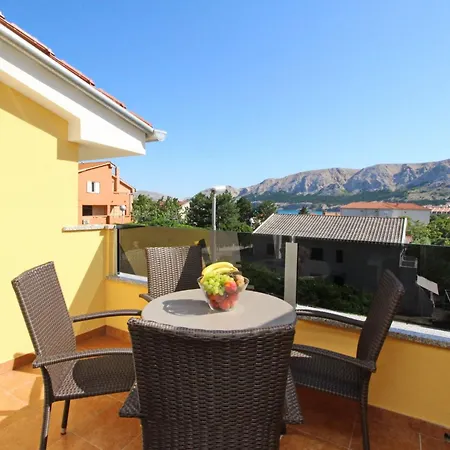Charmantes In Mit Eigenem Balkon By Interhome * Baška