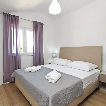 Charmantes In Mit Eigenem Balkon By Interhome Daire Baška