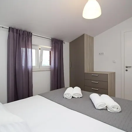 Apartamento Charmantes In Mit Eigenem Balkon By Interhome