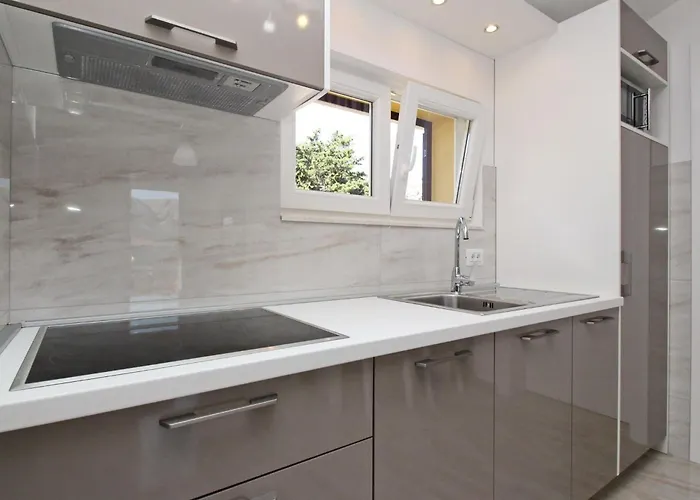 Charmantes In Mit Eigenem Balkon By Interhome *