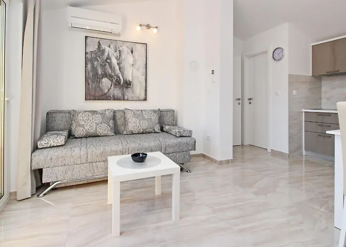 Charmantes In Mit Eigenem Balkon By Interhome Appartement