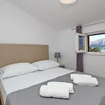 Charmantes In Mit Eigenem Balkon By Interhome Apartament Baška