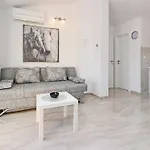 Charmantes In Mit Eigenem Balkon By Interhome Apartament