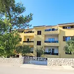 Apartament Charmantes In Mit Eigenem Balkon By Interhome Baška