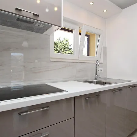 Charmantes In Mit Eigenem Balkon By Interhome *