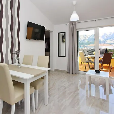 Charmantes In Mit Eigenem Balkon By Interhome *